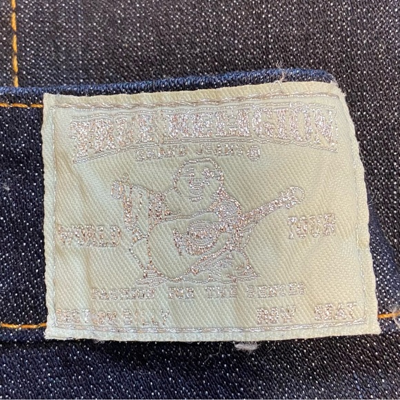 TRUE RELIGION Billy Dark Wash Painted Silver Logo Horseshoe Flap Pockets Jeans - Picture 9 of 15